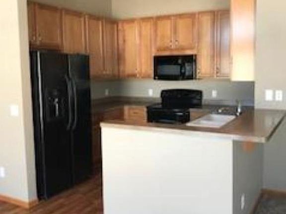 5th image of 15360 Falk Dr N