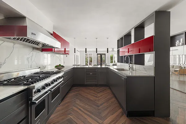 Sold by OFFICIAL | media 5