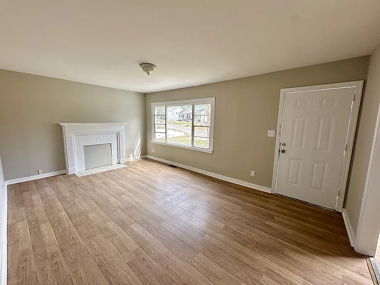 7824 Rugby Ct — Photo 5