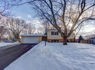 1802 E Bluestone Dr, Eagan, MN 55122