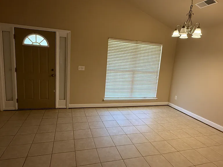 4039 Cambridge Dr — Photo 7