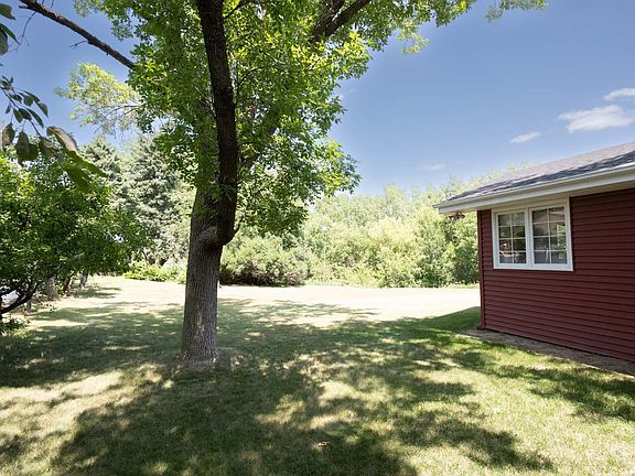 4th image of 1331 Hiawatha Trl