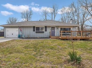 1919 Lilac Ln, Manhattan, KS 66502