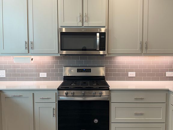 4th image of 2625 Dodson St