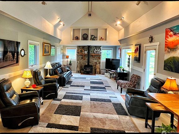 3rd image of 16575 Green Lane