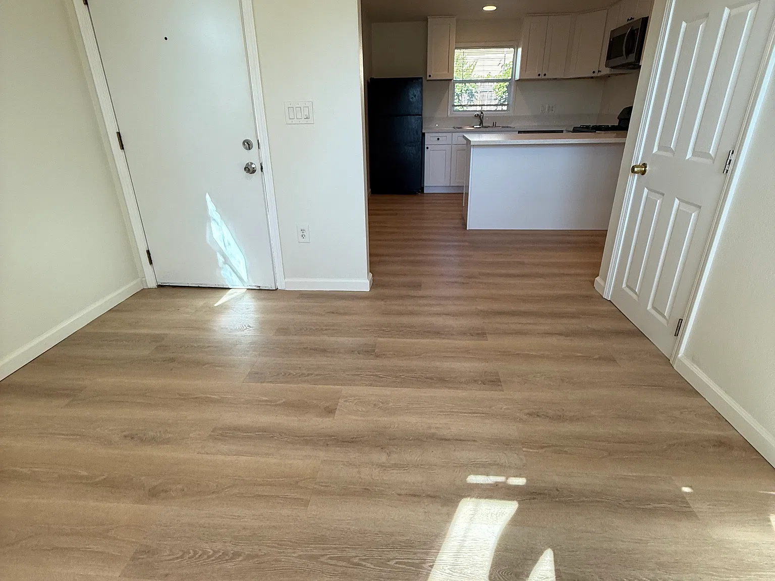 2 bed, 1.5 bath, 10 sqft, $2,995 — Photo 3