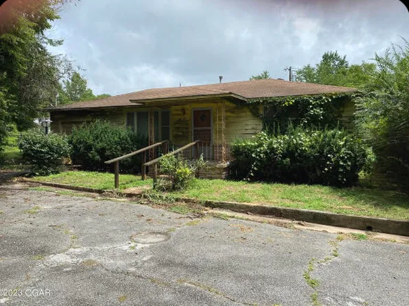 1011 Bluff Street, Seneca, MO 64865