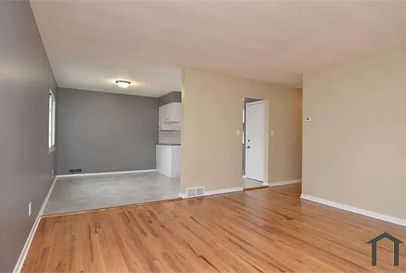 10204 S Highland Ave #UP — Photo 4