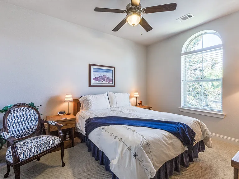 4008 N Cresthaven Rd — Photo 30