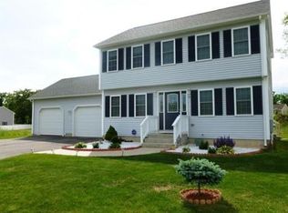 13 Wells Pl, Springfield, MA 01104