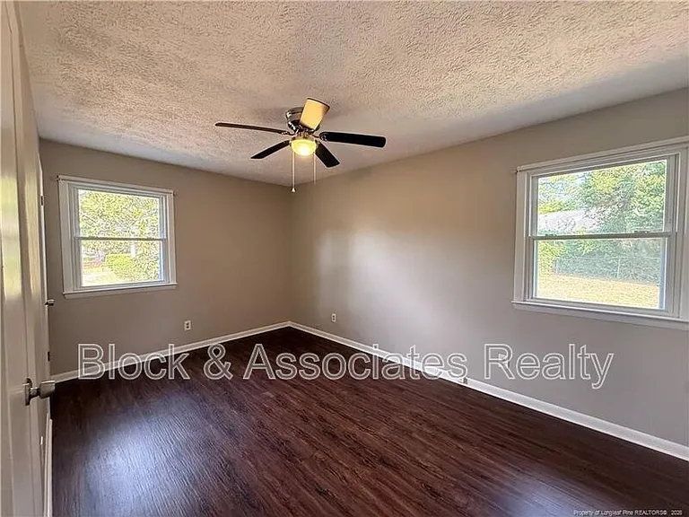 4805 Fellows Ct — Photo 12
