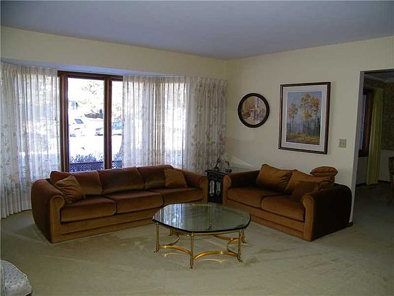 5th image of 2756 S Gregory Dr S