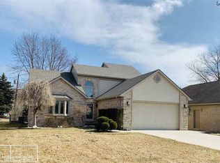 35626 Kensington Ave, Sterling Heights, MI 48312