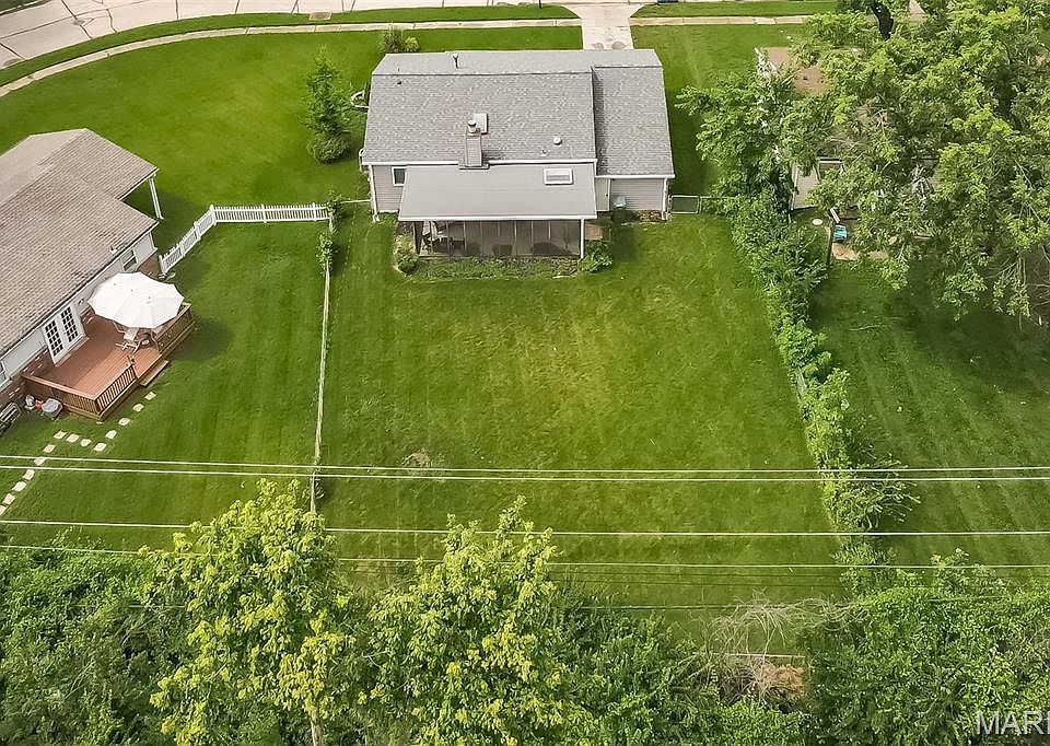 121 Foxtree Dr, Hazelwood, MO 63042 | Zillow