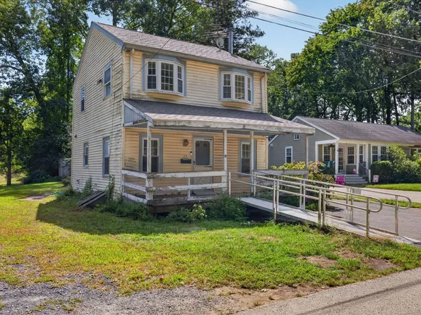 17 W Cedar Rd, Norfolk, MA 02056