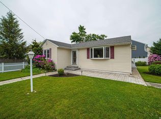 82 Baywood St, West Babylon, NY 11704