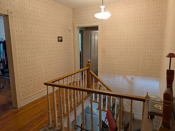 5th image of 607 E 21st St