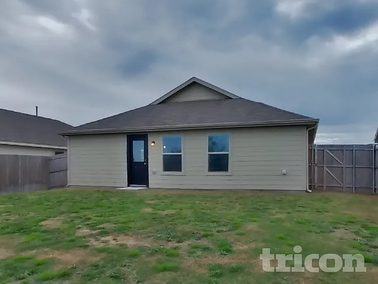 6340 Bristolwood Dr — Photo 15
