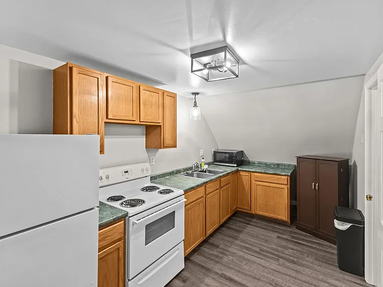 128 Grand Ave — Photo 3