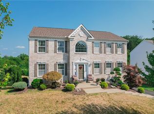 8004 Maureen Dr, Cranberry Township, PA 16066