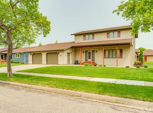 2978 Stetson Dr, Bismarck, ND 58503