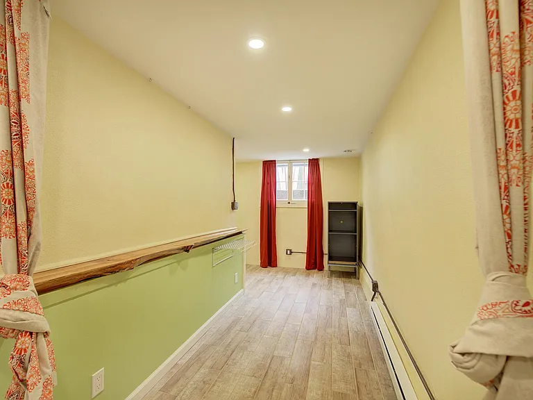 2125 Cedar St #2 — Photo 17