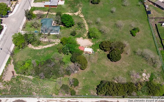 5th image of 192 Alves Ln