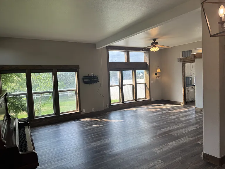 3171 E Horse Thief Dr — Photo 2
