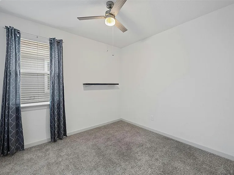 141 Parryi Cv — Photo 35