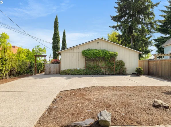 624 N Emerson St, Portland, OR 97217