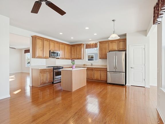 4th image of 3282 Sheridan Ln