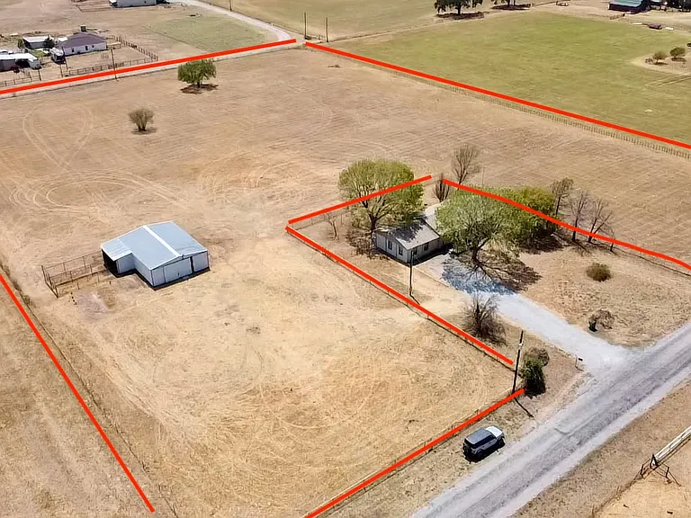 207 County Road 3214 — Photo 1