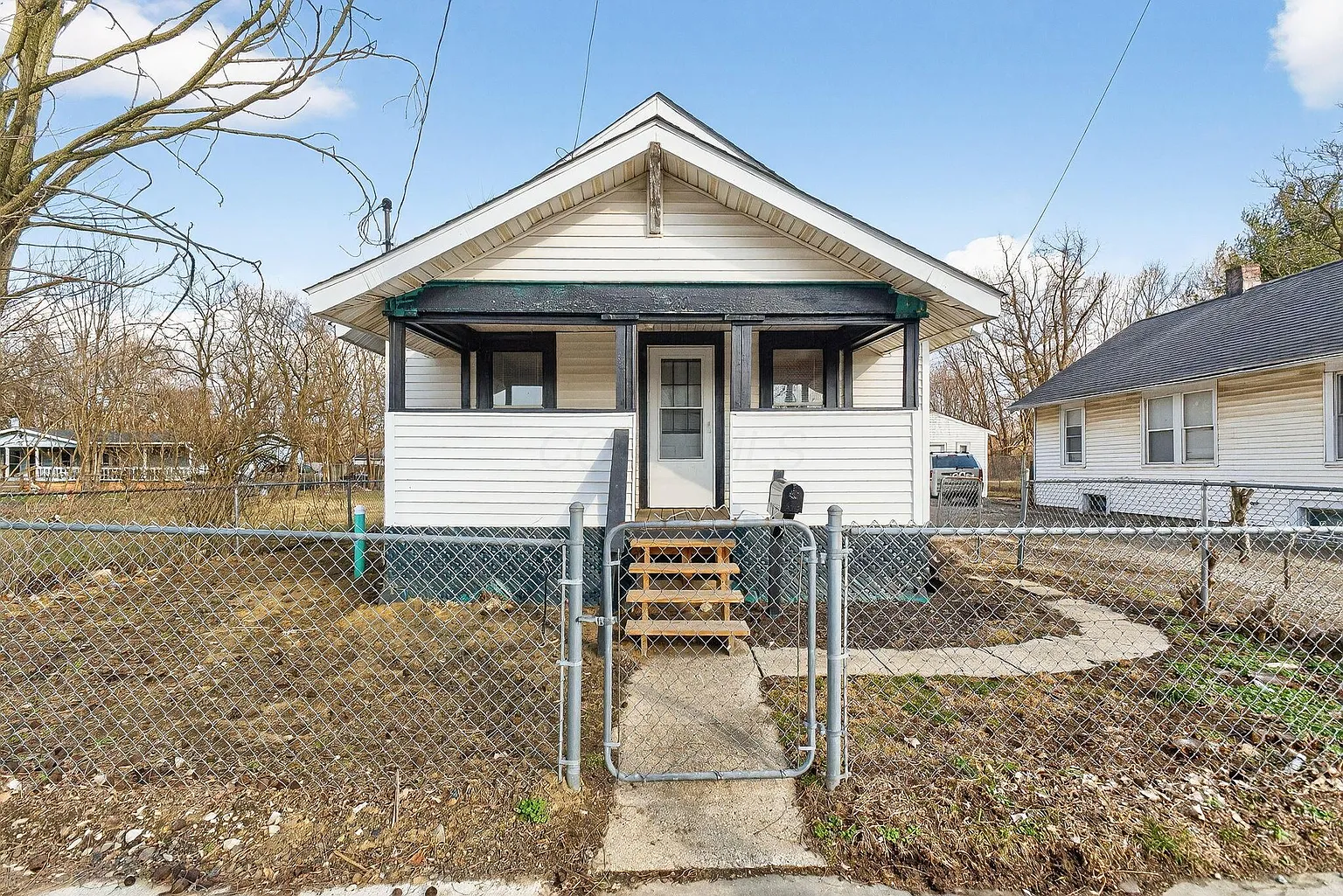 230 Edwards St photo 1