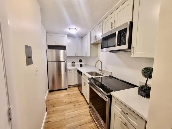 137 Winthrop St #3B, Framingham, MA 01702