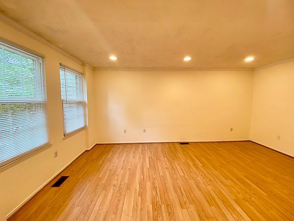 4th image of 7518 Indian Hills Dr