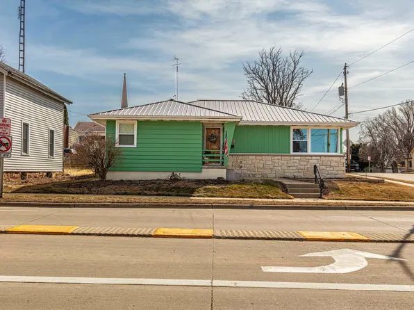 1304 9th St, Monroe, WI 53566