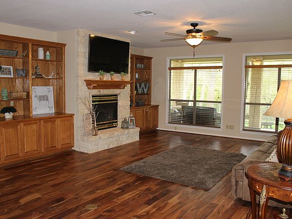 2nd image of 120 Tanglewood Dr