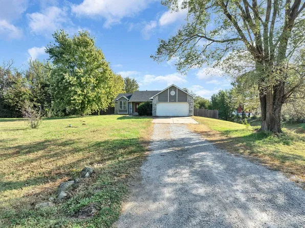 8360 S Lulu Ave, Haysville, KS 67060
