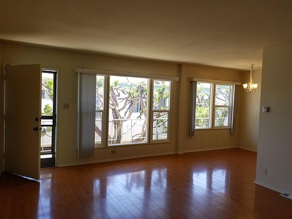 Living room dining room