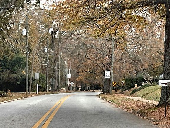 4th image of 645 Maple Dr