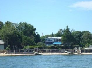 130 Cleaves Point Rd, East Marion, NY 11939