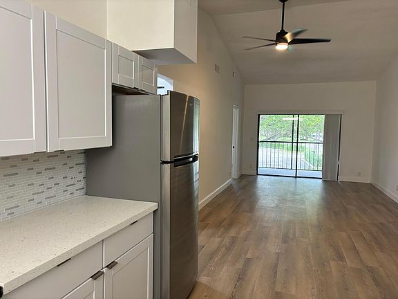 5th image of 301 Olivewood Place #O229
