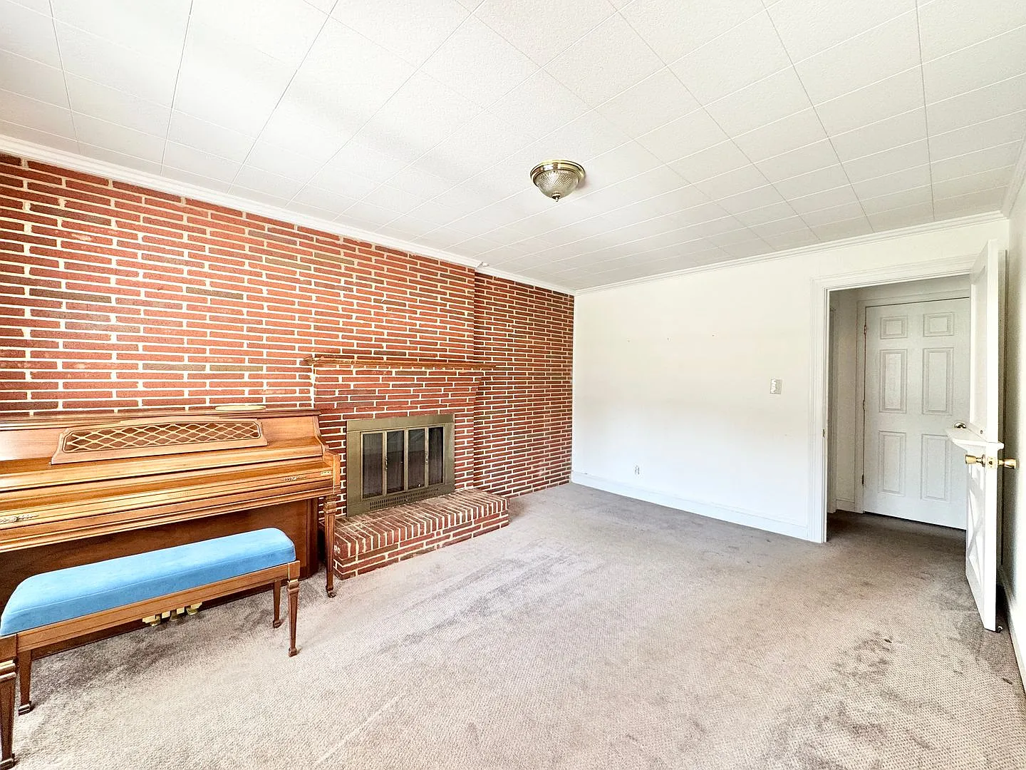 Summerfield 2BR Home with Bonus Space & Storage - Lawncare Included! — Photo 4