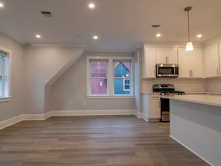 80 N Beacon St #6 — Photo 4