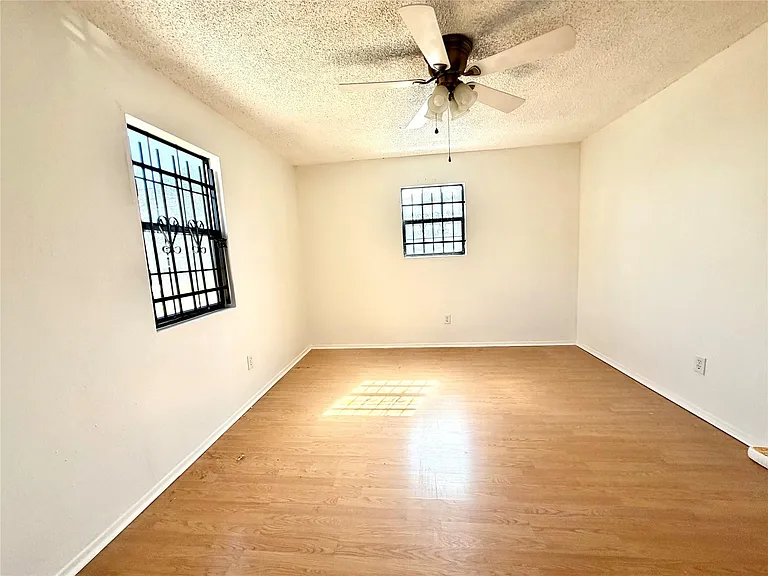 710 Fields St — Photo 12