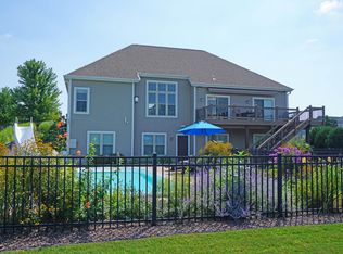 1280 Mamerow Ln E, Oconomowoc, WI 53066