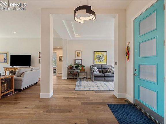 4th image of 15110 Ridgefield Ln