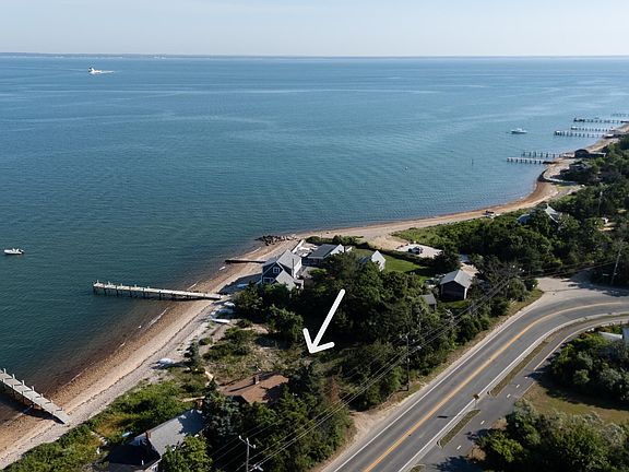 3rd image of 11 Beach Road