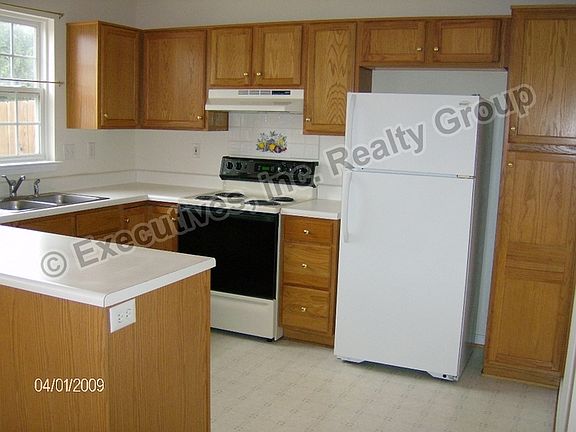 4th image of 9003 Silverbush Dr