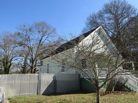 3rd image of 1645 Main St NE